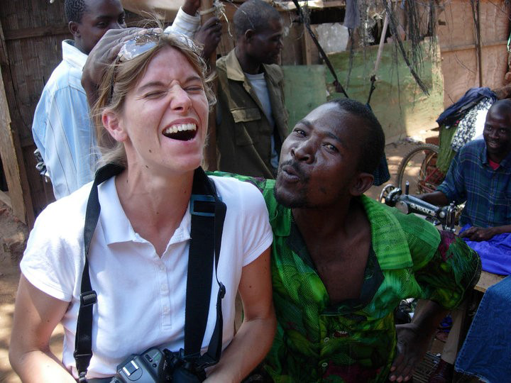 Portrait of Sina Saxer auf dem Textilien Markt in Lilongwe, Malawi