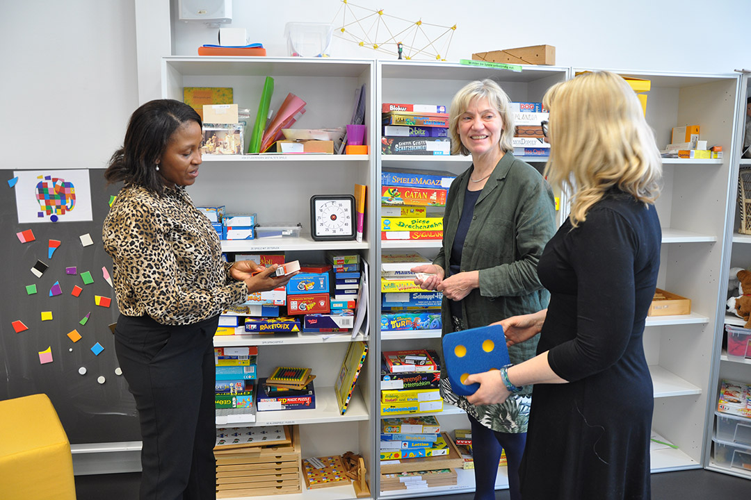 Muki Moeng, Elke Hildebrandt und Miriam Ronsdorf (v.l.n.r.)